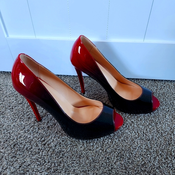 Ladies heels - Picture 1 of 2